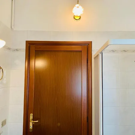 Lello Apartment - Gardacase Net