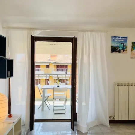 Lello Apartment - Gardacase Net Apartmán