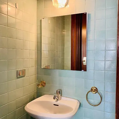 Lello Apartment - Gardacase Net