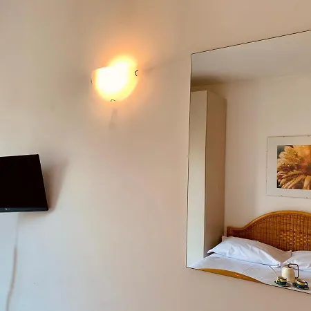 Lello Apartment - Gardacase Net Apartmán Sirmione